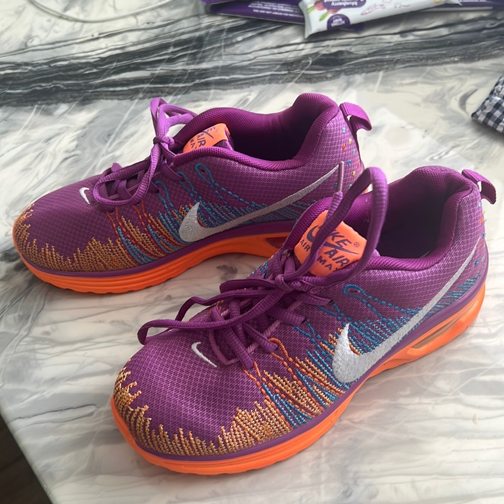 Nike air max womens 6 never worn